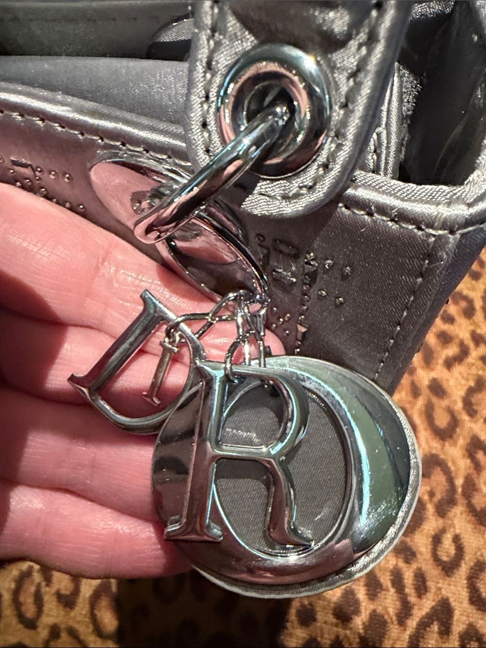 NEW Satin Bling Fashion NEW Tote - Picture 3 of 5